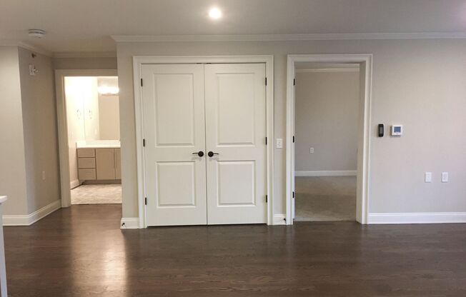 1 bed, 1 bath, 897 sqft, $1,595