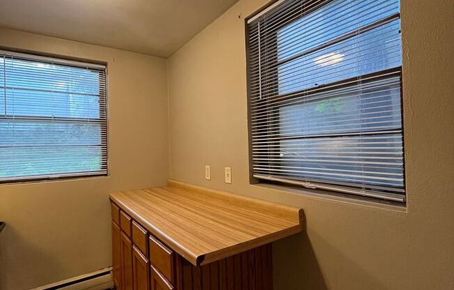 Studio, 1 bath, 314 sqft, $830, Unit 7