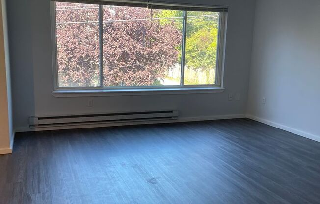 201 - Newly Renovated in West Seattle! Ready for Immediate Move In, 2nd Floor Corner Unit! Ask About 2 Weeks FREE Special!