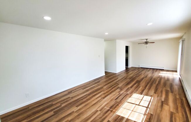 2 beds, 1 bath, 1,027 sqft, $1,299, Unit 5-207