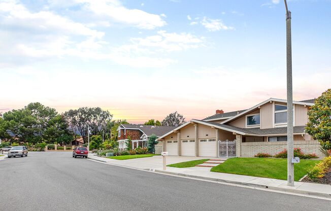 Your Huntington Beach Oasis Awaits: Spacious 4-Bedroom Home with Curb Appeal