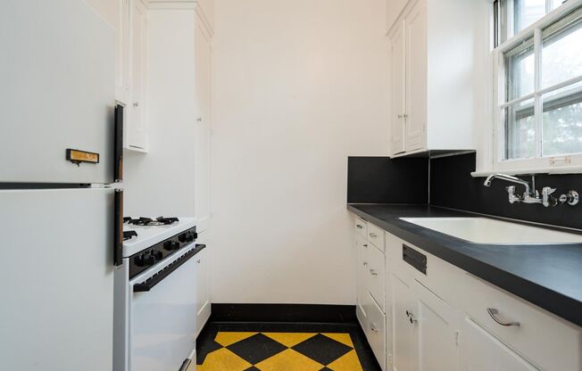 1 bed, 1 bath, 640 sqft, $1,499, Unit 5400-2