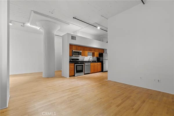 Studio, 1 bath, 790 sqft, $2,050, Unit 329