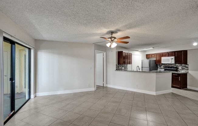 2 beds, 2 baths, $2,000, Unit APARTMENT 407
