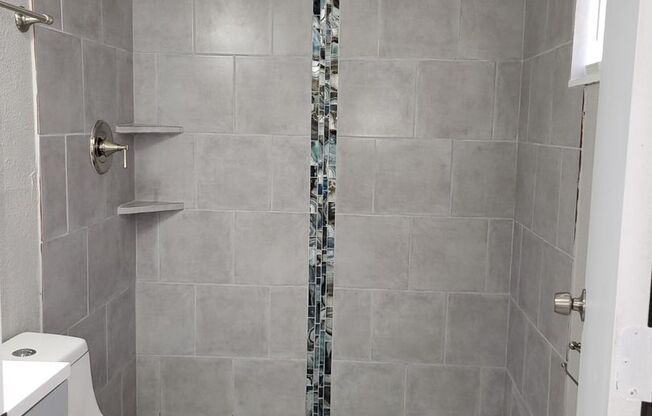 1 bed, 1 bath, $875, Unit # B