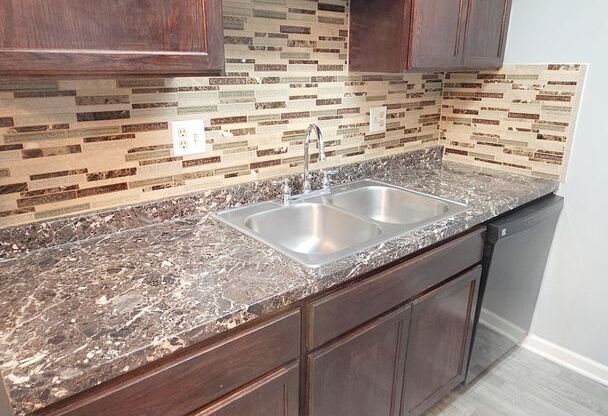 Spacious 2 Bedroom Condo for Rent in Urbandale