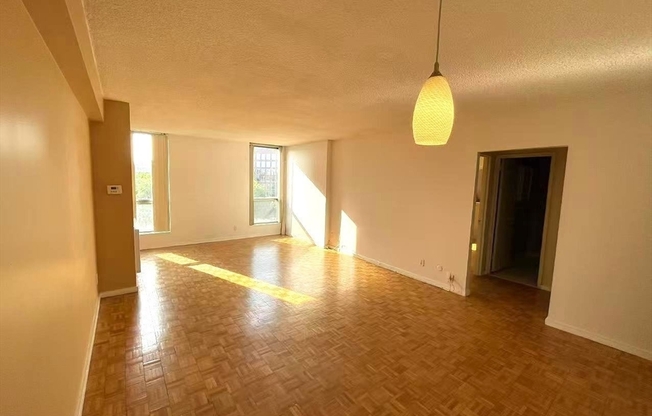 1 bed, 1 bath, 780 sqft, $3,200, Unit 714