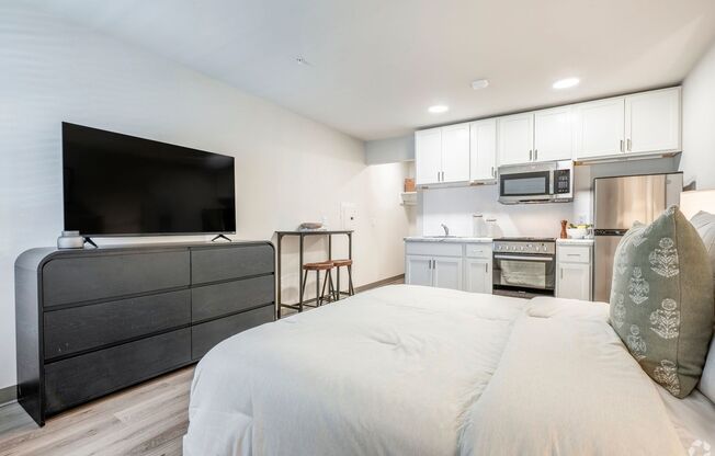 Studio, 1 bath, 277 sqft, $985, Unit 235