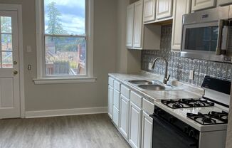 2 beds, 1 bath, $1,335