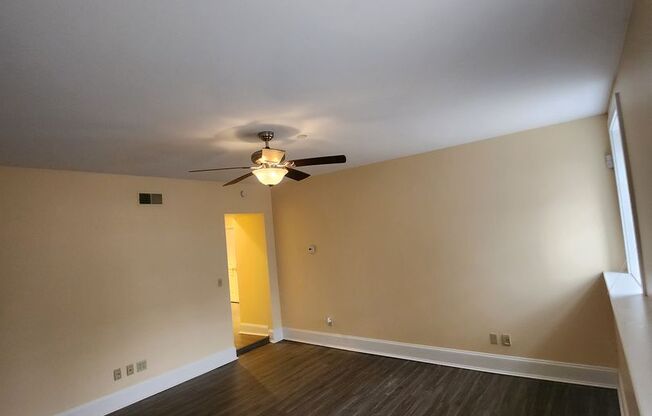 2 beds, 1 bath, 1,115 sqft, $1,553, Unit G