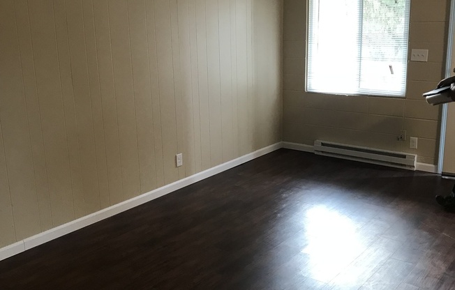 Rivercrest Apartments