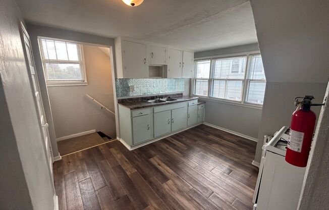 239 Park St W