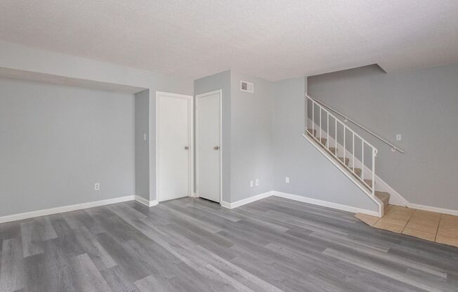 3 beds, 2.5 baths, 1,322 sqft, $950