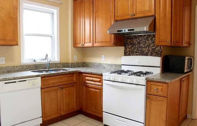 4 beds, 2 baths, 1,150 sqft, $2,934, Unit 3