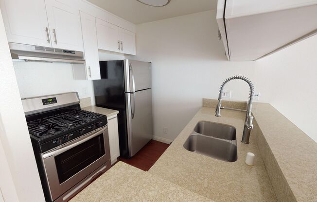 Studio, 1 bath, 450 sqft, $1,787, Unit 216