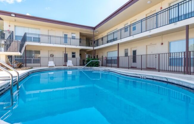 532 S Crescent Dr Hollywood, FL 33021