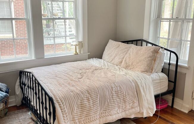 1 bed, 1 bath, 750 sqft, $1,595, Unit 869-4