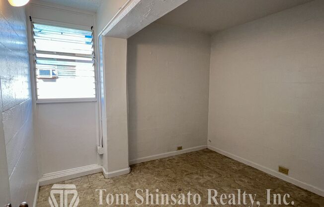 2 beds, 1 bath, $1,300