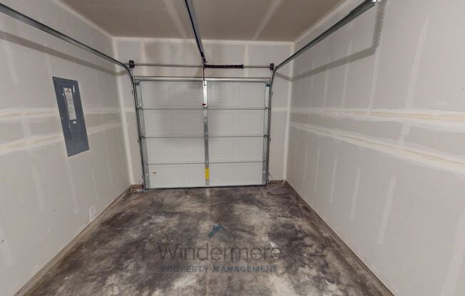 3 beds, 2.5 baths, 1,268 sqft, $1,995, Unit 384 Arissa