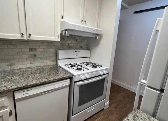 1 bed, 1 bath, 675 sqft, $1,750, Unit B