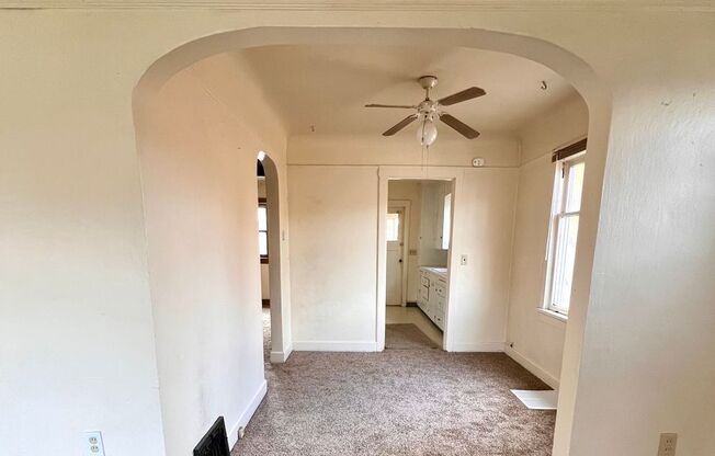 1 bed, 1 bath, 1,376 sqft, $900, Unit 2