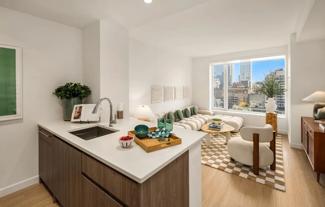 457 W 40 ST