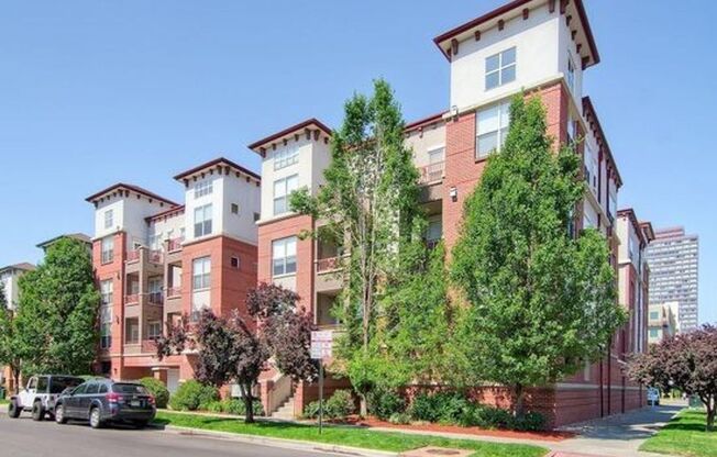 Beautiful, Updated 2 Bedroom, 2 Bath Penthouse Condo in Denver, CO.