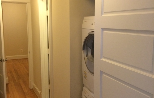3 beds, 2 baths, $5,000, Unit 405