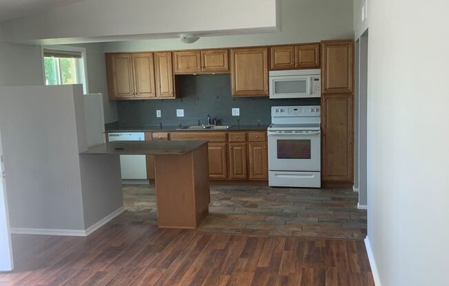 1 bed, 1 bath, $1,200