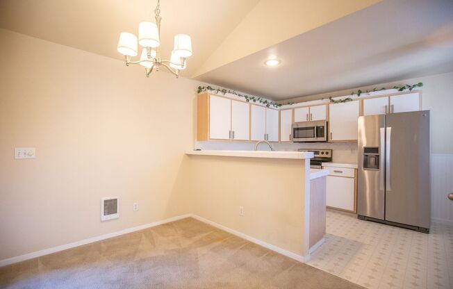 3 beds, 2 baths, $2,995, Unit UNIT 507