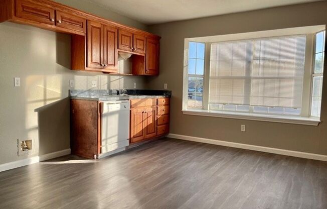 3 beds, 2 baths, 1,348 sqft, $1,695, Unit 206