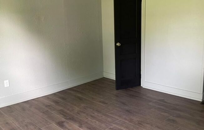 3 beds, 1 bath, $1,505