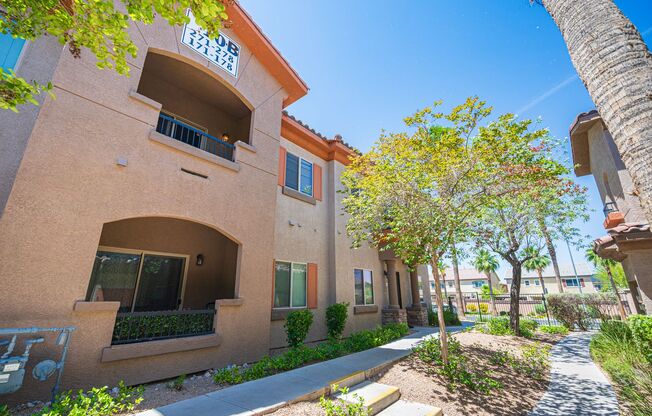 3 beds, 2 baths, $1,600, Unit # 274