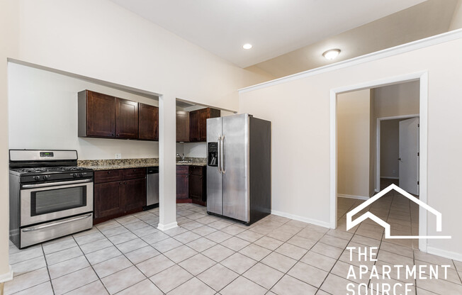 2120 W GRAND