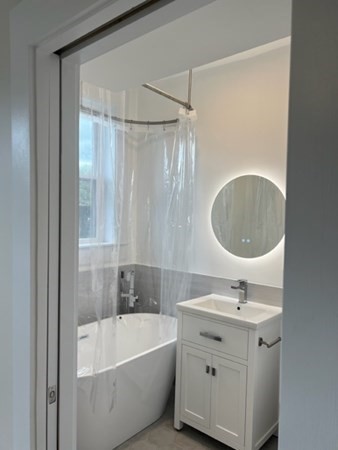 Studio, 1 bath, 357 sqft, $2,100, Unit 8