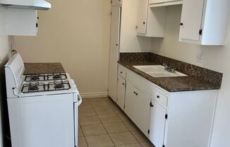04 - 4613 Canoga Street