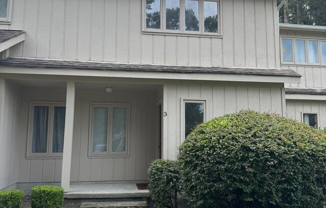3 Woodrum Place