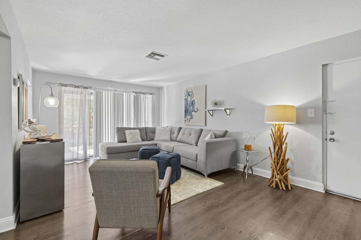 Belara Lakes Apartments in Tampa, FL