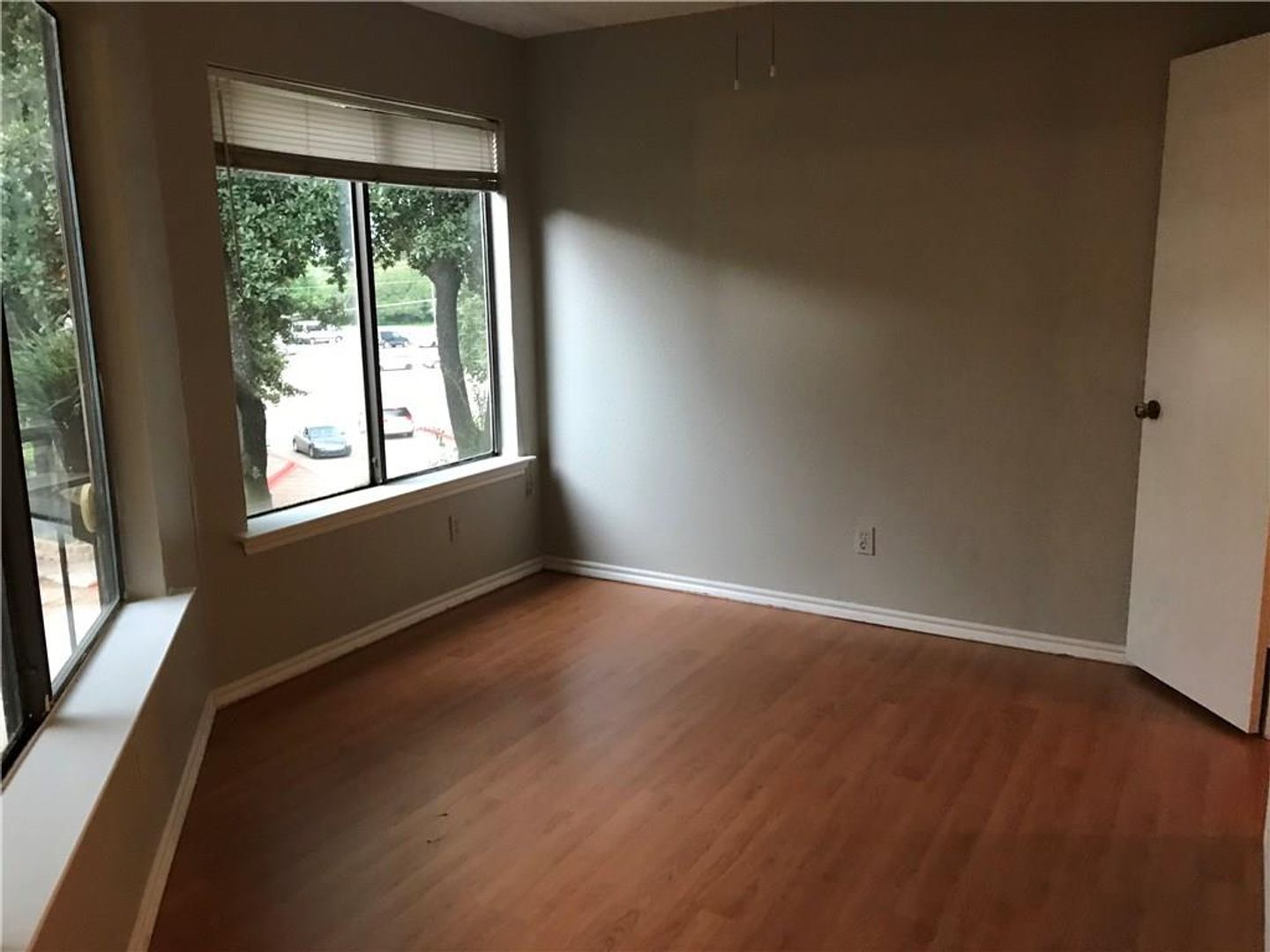Excellent condo in Walnut with open floor plan!