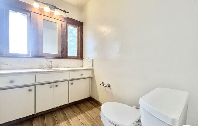 2 beds, 1 bath, $2,995