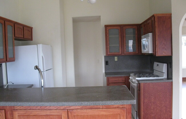 3 beds, 2 baths, $1,850