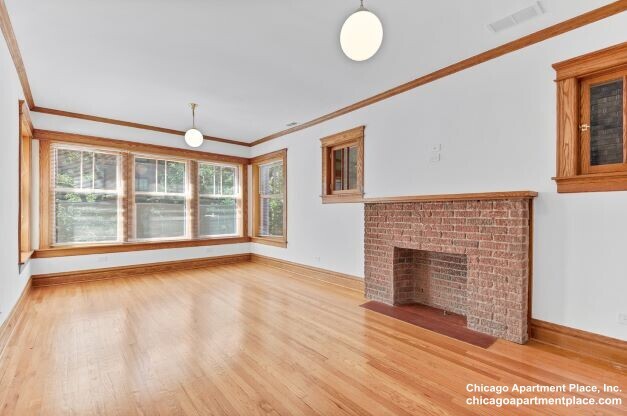 3153 N Hudson Ave, Chicago IL 1