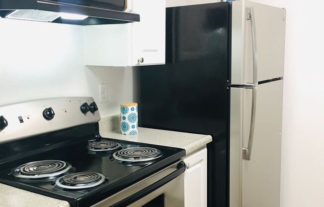 2 beds, 1.5 baths, 950 sqft, $2,275, Unit 141