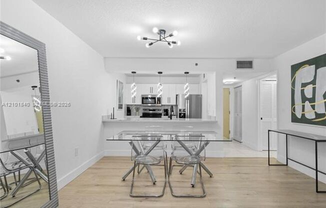 1 bed, 1 bath, $3,500, Unit # 1907