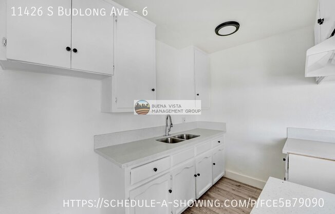 11426 S BUDLONG AVE