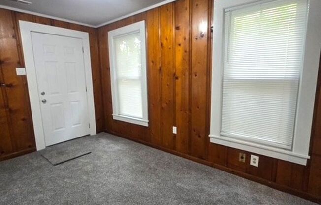 Completely Renovated House in the Douglas Heights Area  20250702