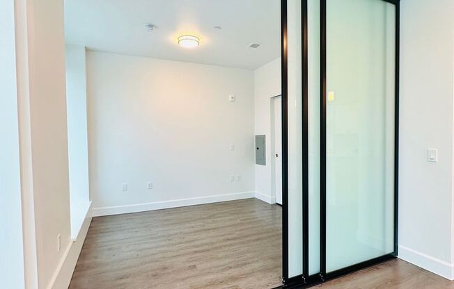 1 bed, 1 bath, 453 sqft, $2,450, Unit 410-408