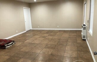 715 ANAHEIM BLVD