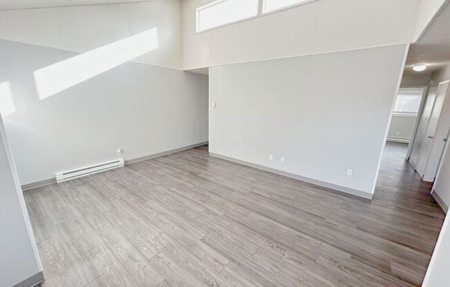 2 beds, 1 bath, 700 sqft, $1,675, Unit C11