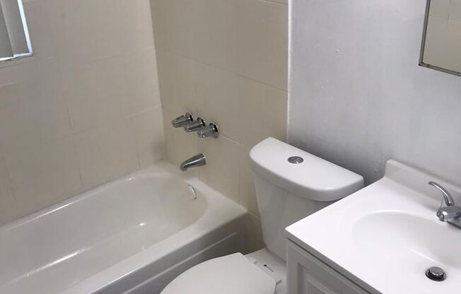 2 beds, 1 bath, 750 sqft, $1,650, Unit 5200-8